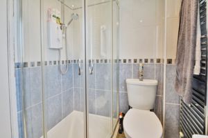 Shower and wc- click for photo gallery